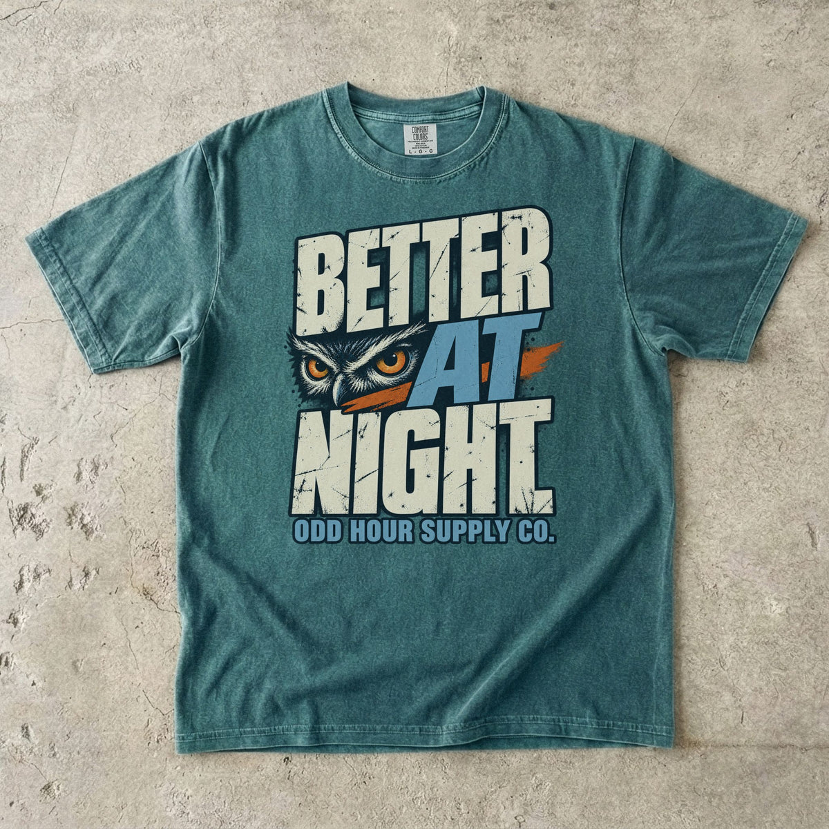 Comfort Colors 1717 T-Shirt in Blue Spruce mit dem Motiv Better at Night, Vorderansicht