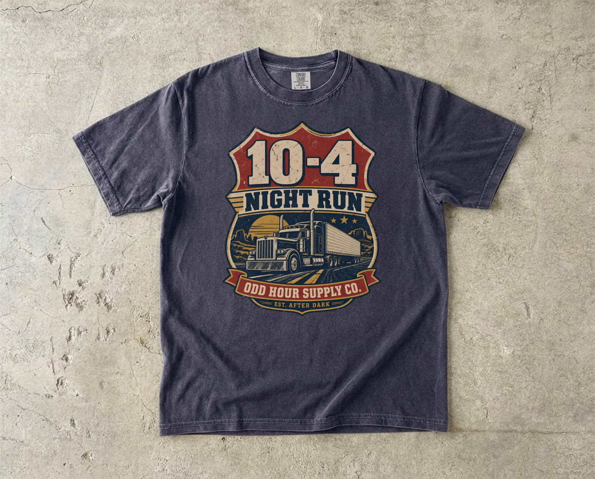 10-4 Night Run T-Shirt in Graphite – Vorderansicht von Odd Hour Supply.