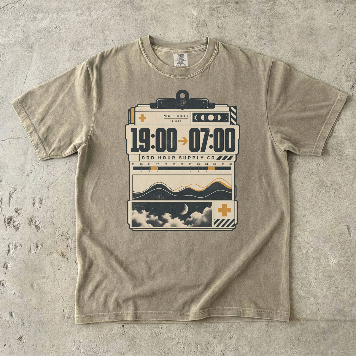 19:00 bis 07:00 Nachtschicht-Motiv auf einem Comfort Colors 1717 T-Shirt in Khaki