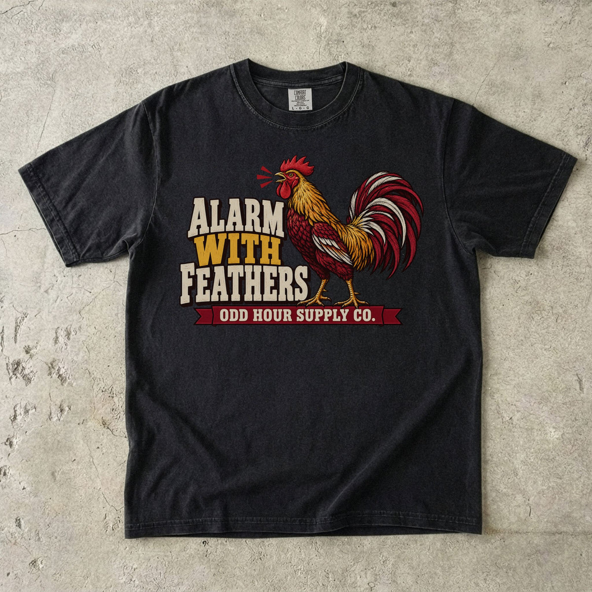 Comfort Colors 1717 T-Shirt in Black mit dem Motiv Alarm With Feathers, Vorderansicht