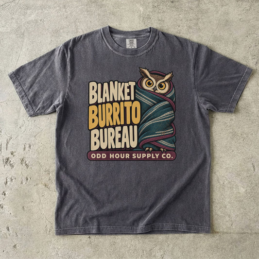 Comfort Colors 1717 T-Shirt in Pepper mit dem Motiv Blanket Burrito Bureau, Vorderansicht