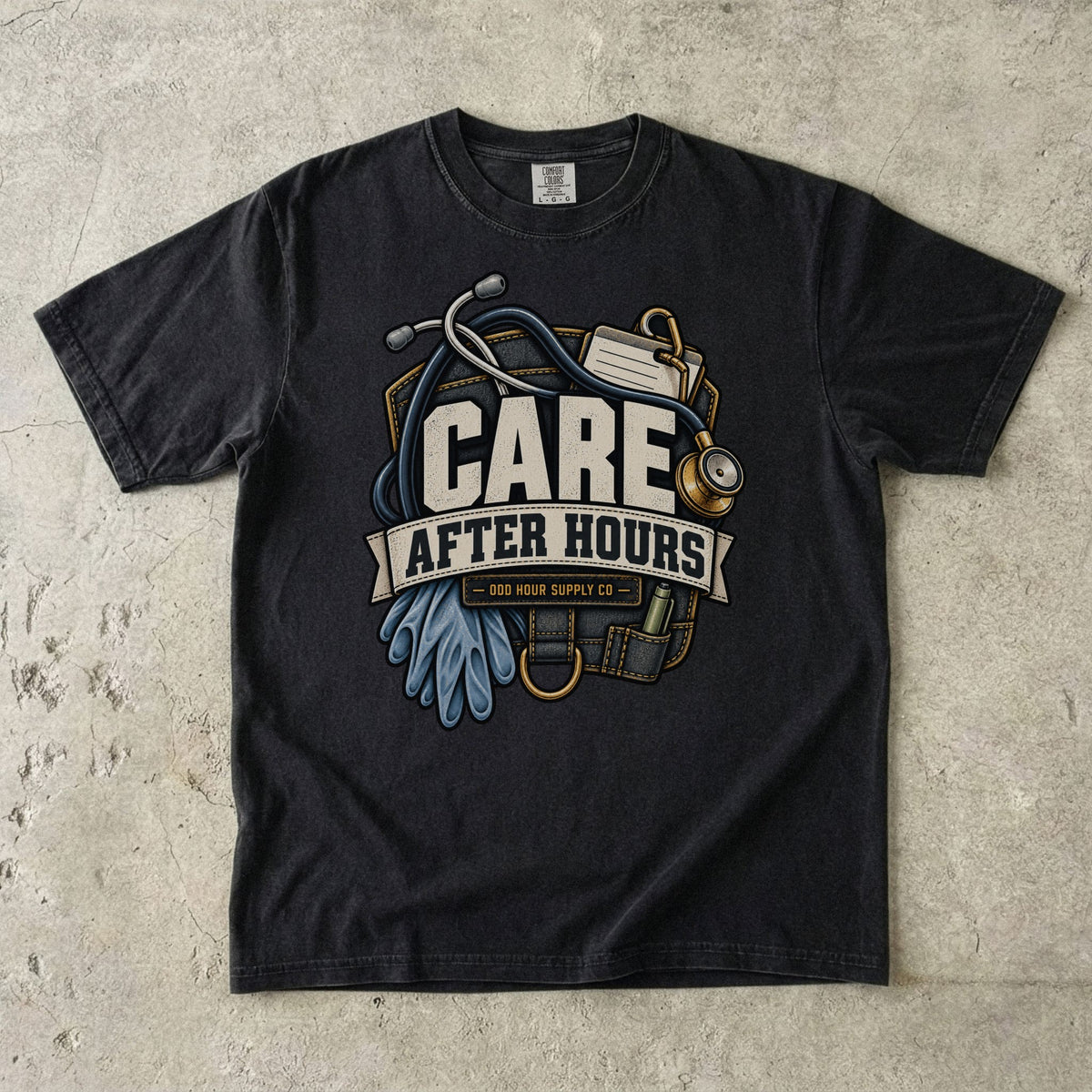 Care After Hours Pflege-Workwear-Motiv auf einem Comfort Colors T-Shirt in Black