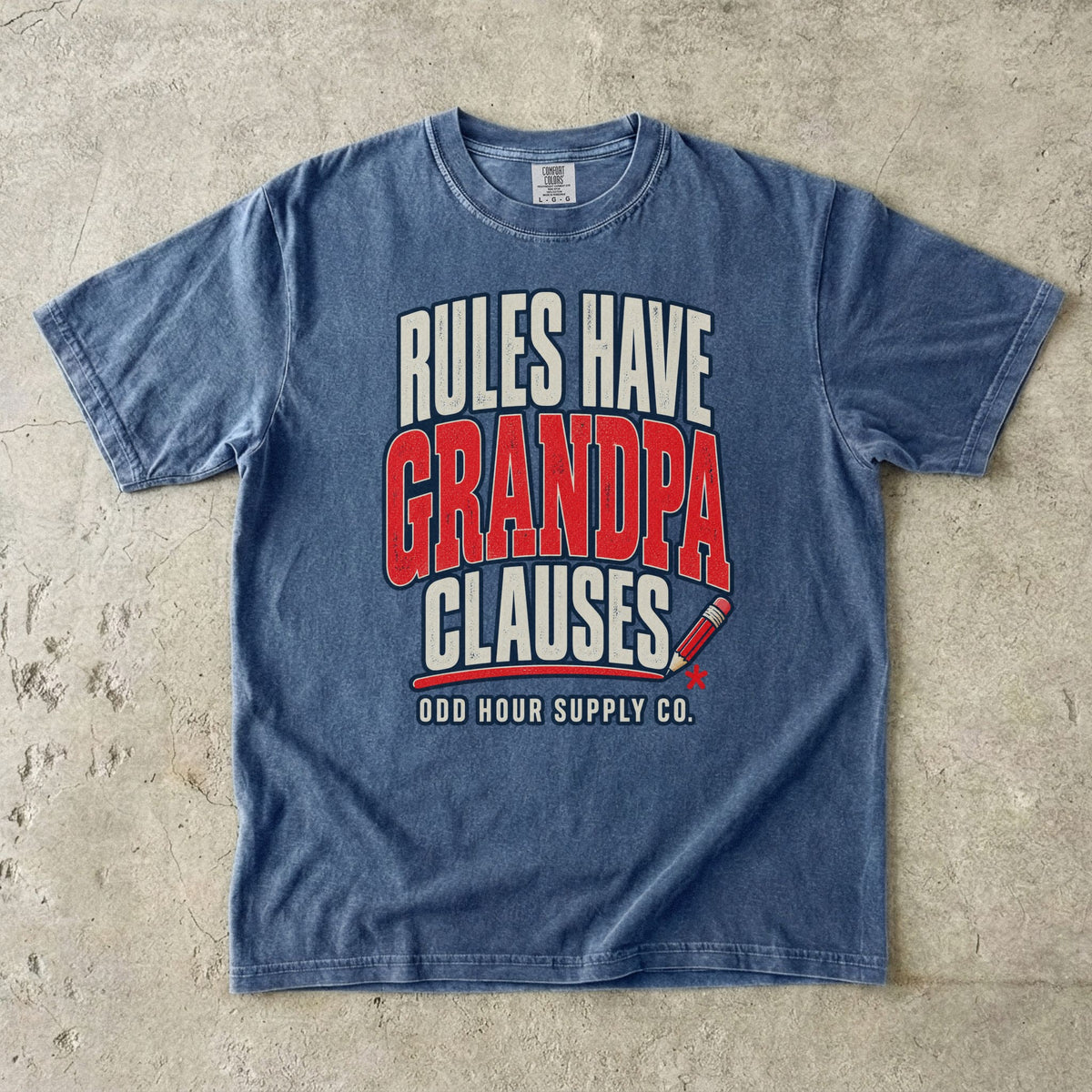 Denim-T-Shirt mit RULES HAVE GRANDPA CLAUSES, rotem Bleistift und Sternchen von Odd Hour Supply Co.