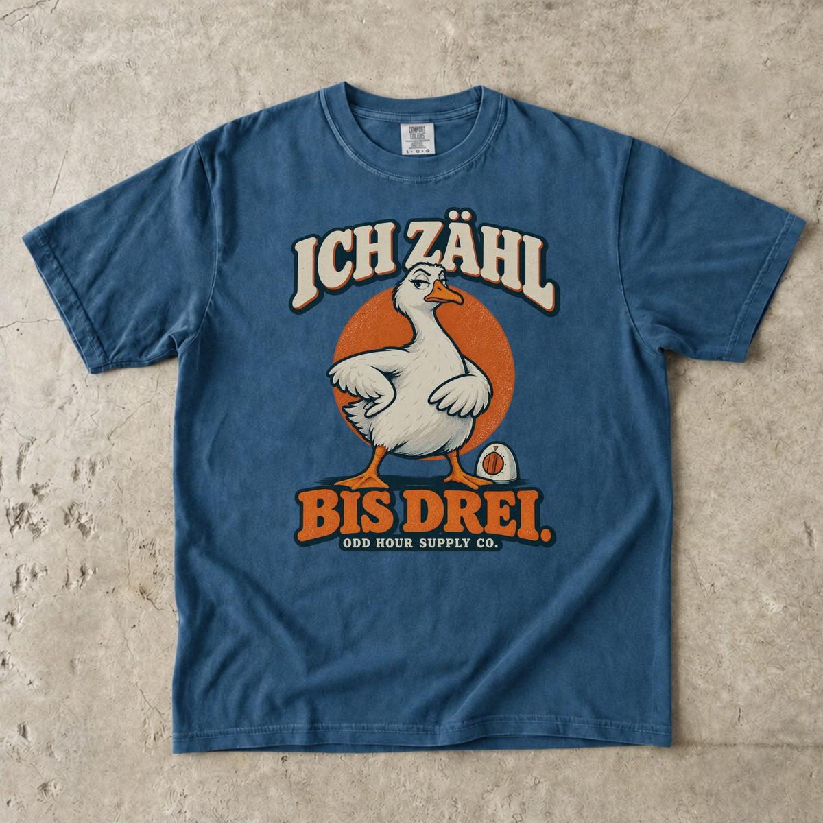 Comfort Colors 1717 T-Shirt in Midnight mit dem Motiv „Ich zähl bis drei“ mit Gans, Vorderansicht