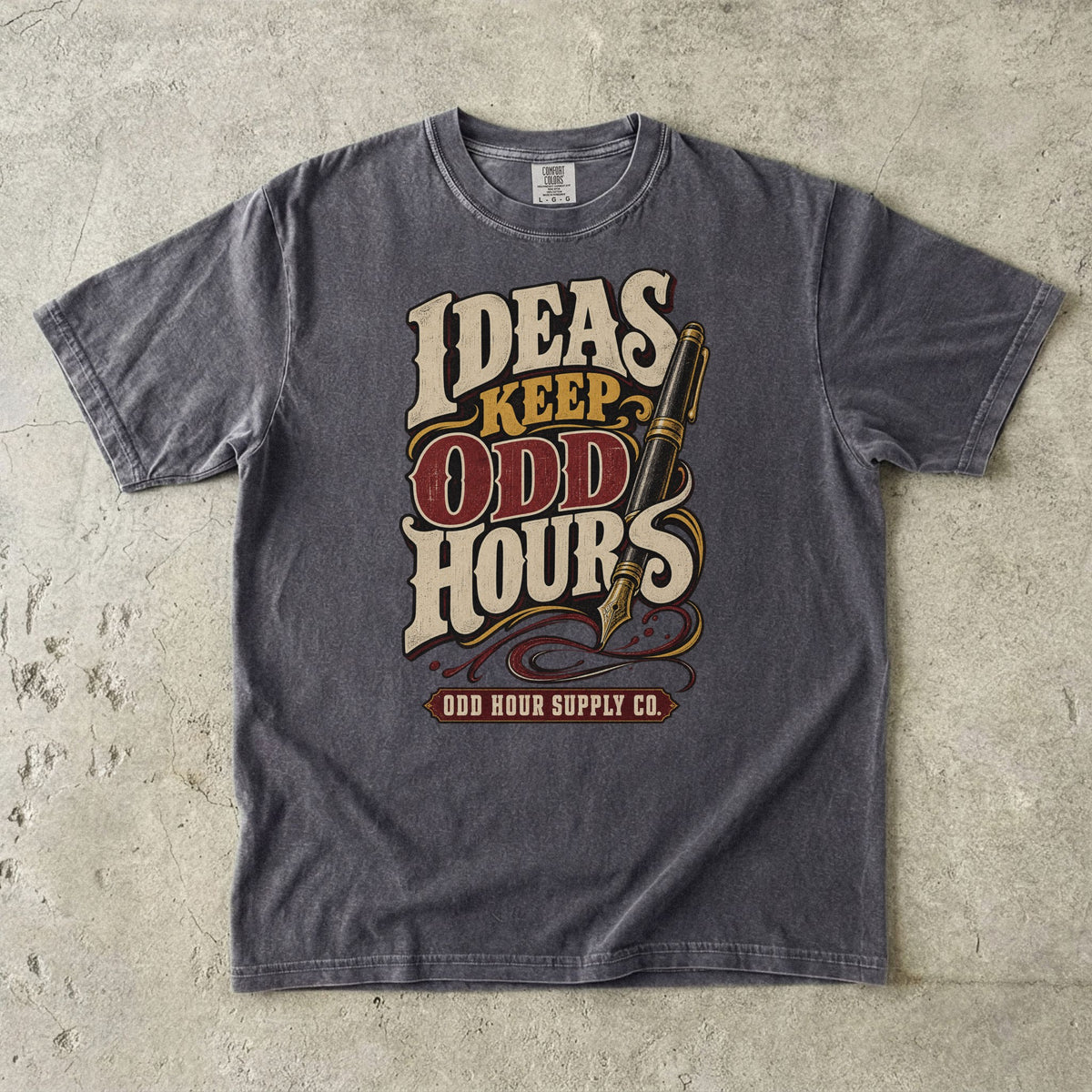 Comfort Colors 1717 T-Shirt in Pepper mit dem Motiv Ideas Keep Odd Hours, Vorderansicht