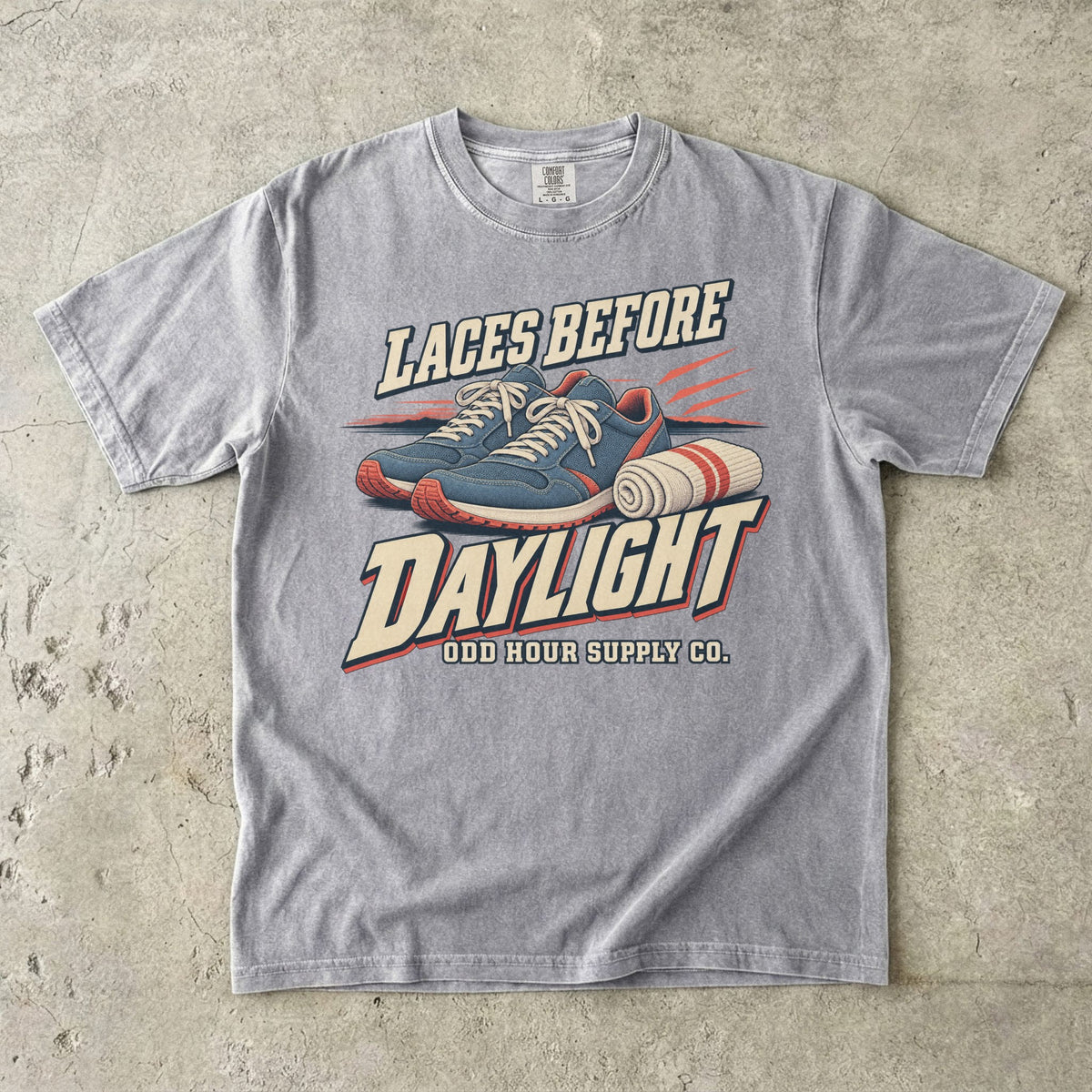 Comfort Colors 1717 T-Shirt in Grey mit dem Motiv Laces Before Daylight, Vorderansicht