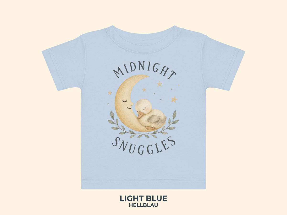 Midnight Snuggles Küken Baby T-Shirt in Hellblau – Produktansicht von Odd Hour Supply.