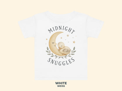 Midnight Snuggles Küken Baby T-Shirt in Midnight – Produktansicht von Odd Hour Supply.