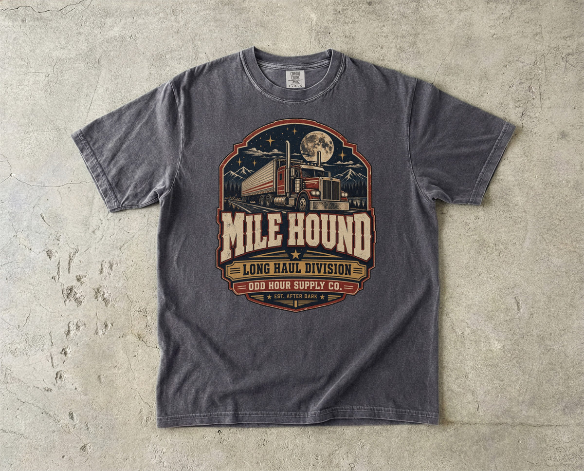 Mile Hound – Long Haul Division T-Shirt in Pepper – Vorderansicht von Odd Hour Supply.
