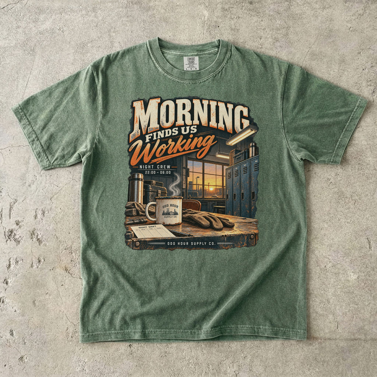 Morning Finds Us Working T-Shirt in Moss – Vorderansicht von Odd Hour Supply.
