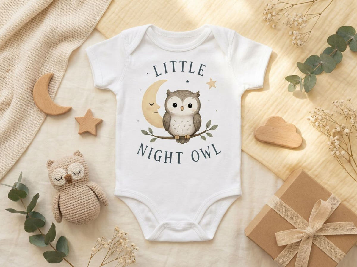 Little Night Owl Babybody – Produktansicht von Odd Hour Supply.