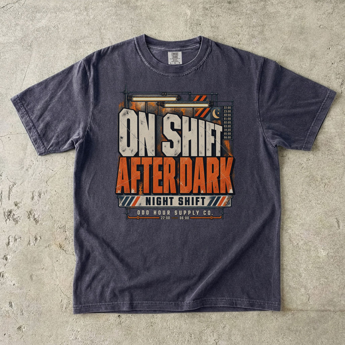 On Shift After Dark T-Shirt in Graphite – Vorderansicht von Odd Hour Supply.