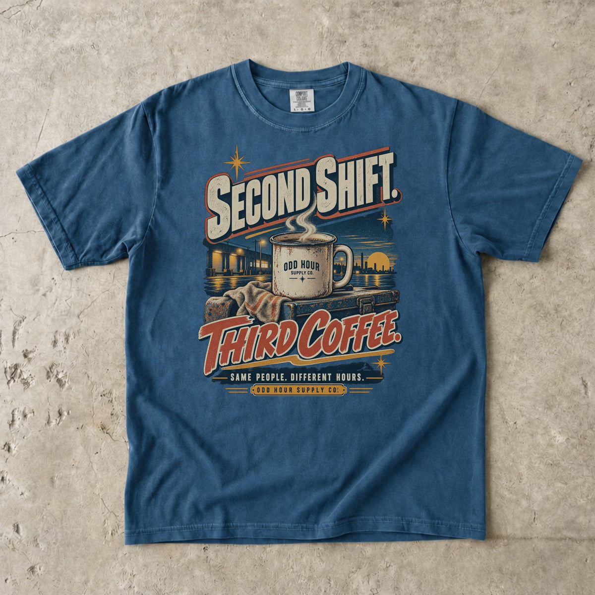 Second Shift Third Coffee T-Shirt in Midnight – Vorderansicht von Odd Hour Supply.
