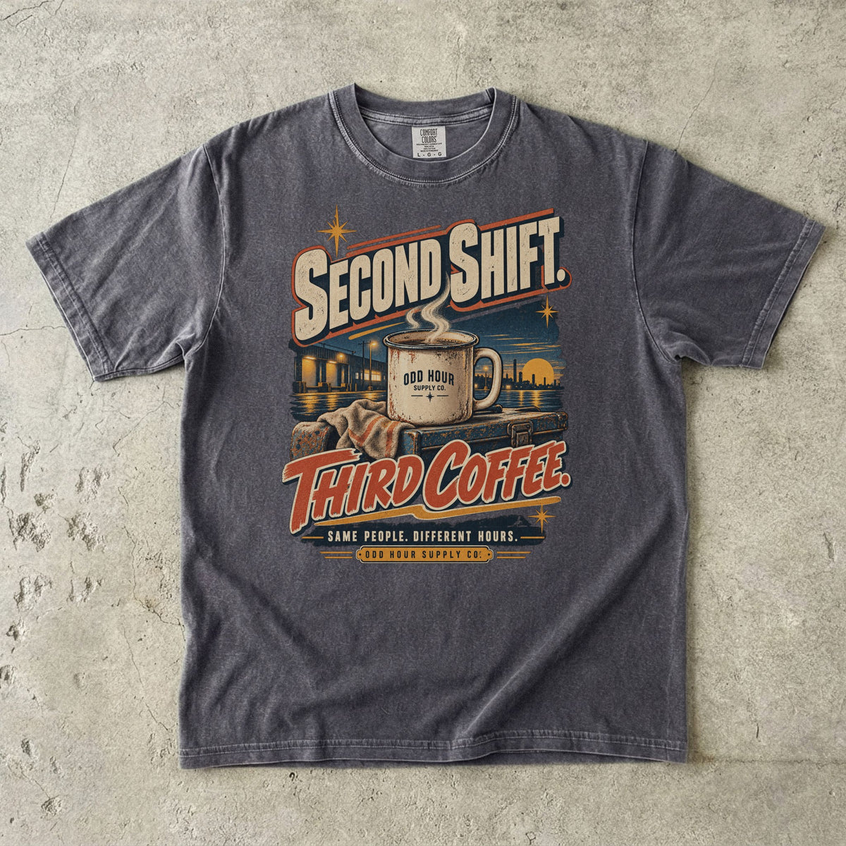 Second Shift Third Coffee T-Shirt in Pepper – Vorderansicht von Odd Hour Supply.