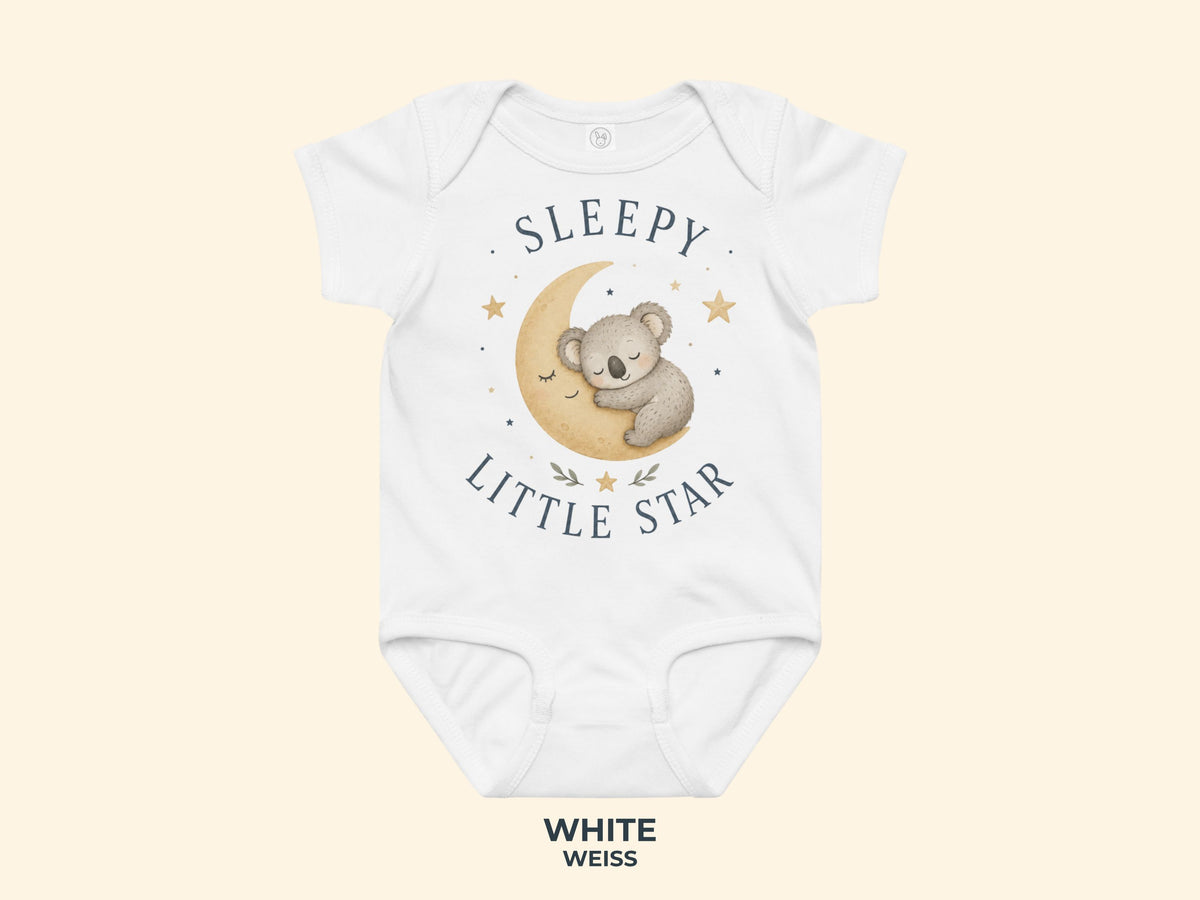 Sleepy Little Star Koala Babybody in Weiß – Produktansicht von Odd Hour Supply.