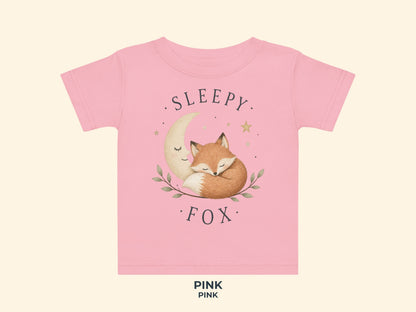 Sleepy Fox Baby T-Shirt in Pink – Produktansicht von Odd Hour Supply.