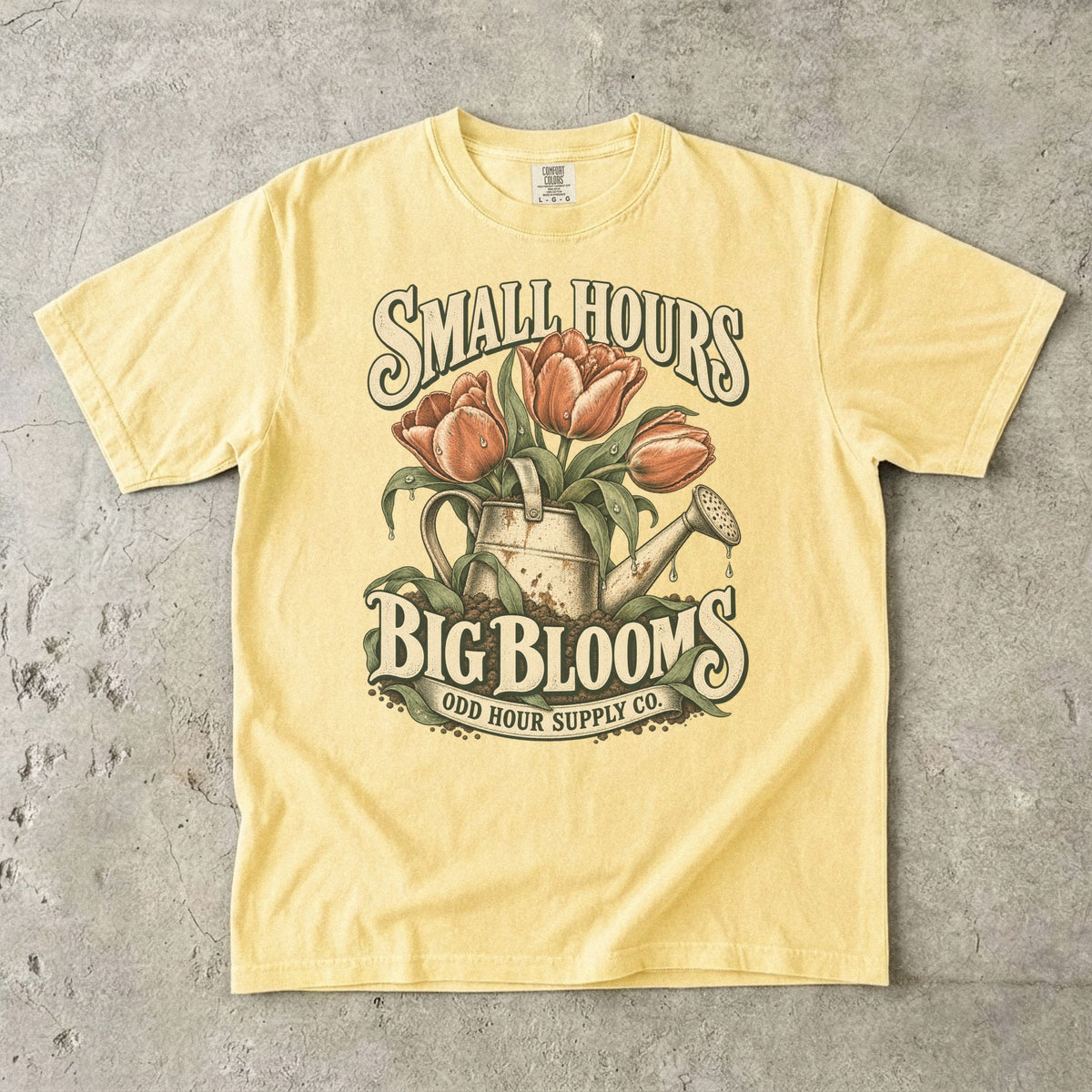 Comfort Colors 1717 T-Shirt in Butter mit dem Motiv Small Hours, Big Blooms, Vorderansicht