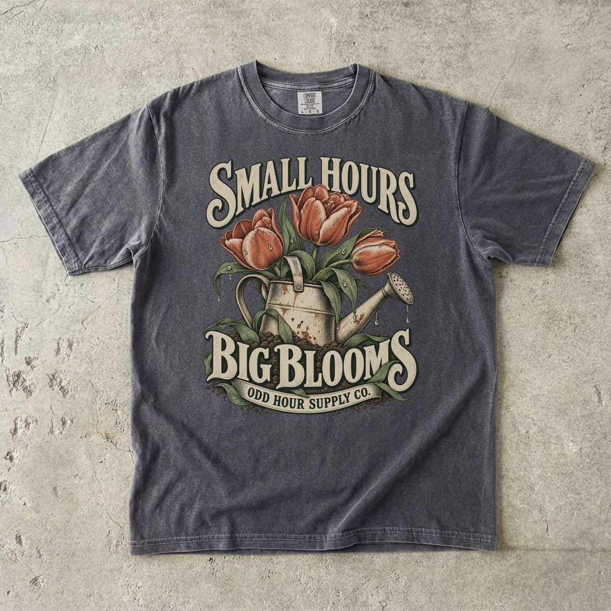 Comfort Colors 1717 T-Shirt in Pepper mit dem Motiv Small Hours, Big Blooms, Vorderansicht