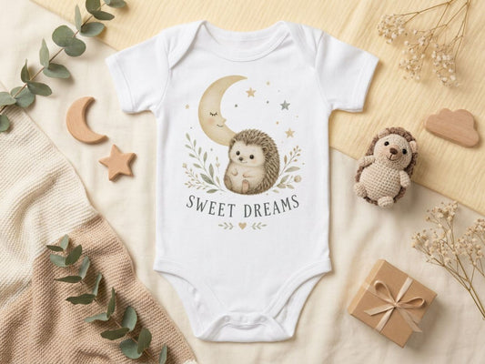Sweet Dreams Igel Babybody – Produktansicht von Odd Hour Supply.