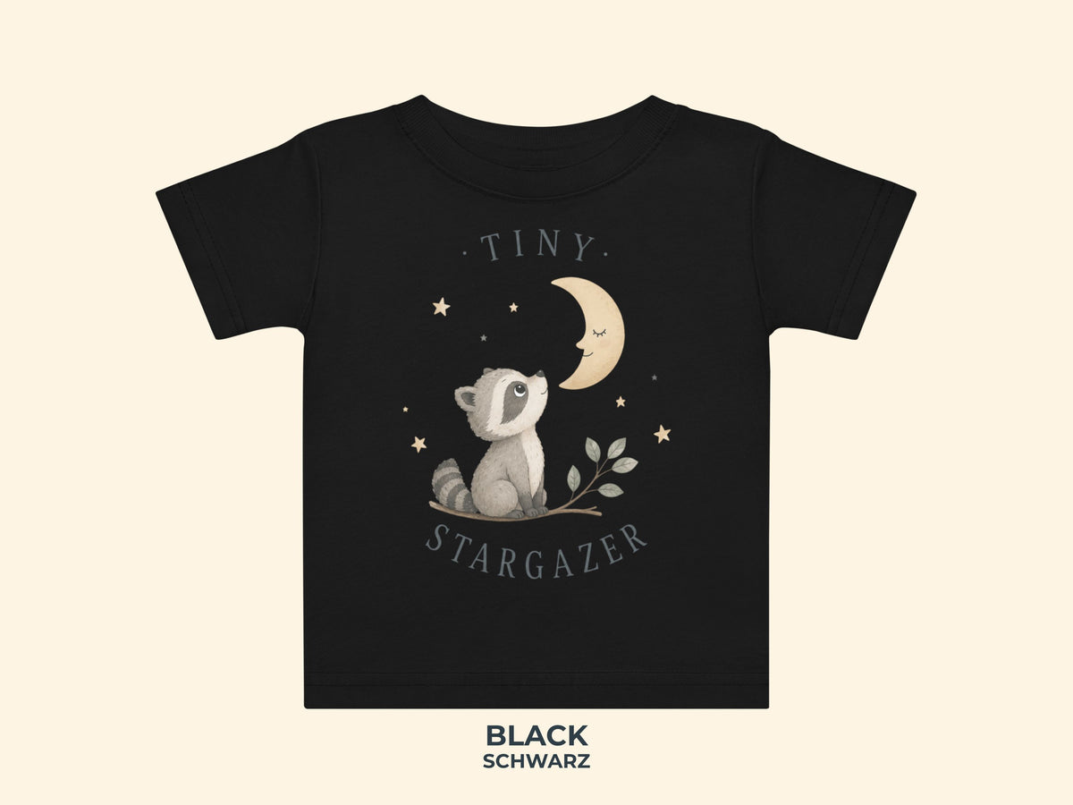 Tiny Stargazer Waschbär Baby T-Shirt in Schwarz – Produktansicht von Odd Hour Supply.