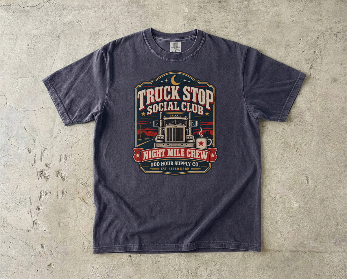 Truck Stop Social Club – Night Mile Crew T-Shirt in Graphite – Vorderansicht von Odd Hour Supply.