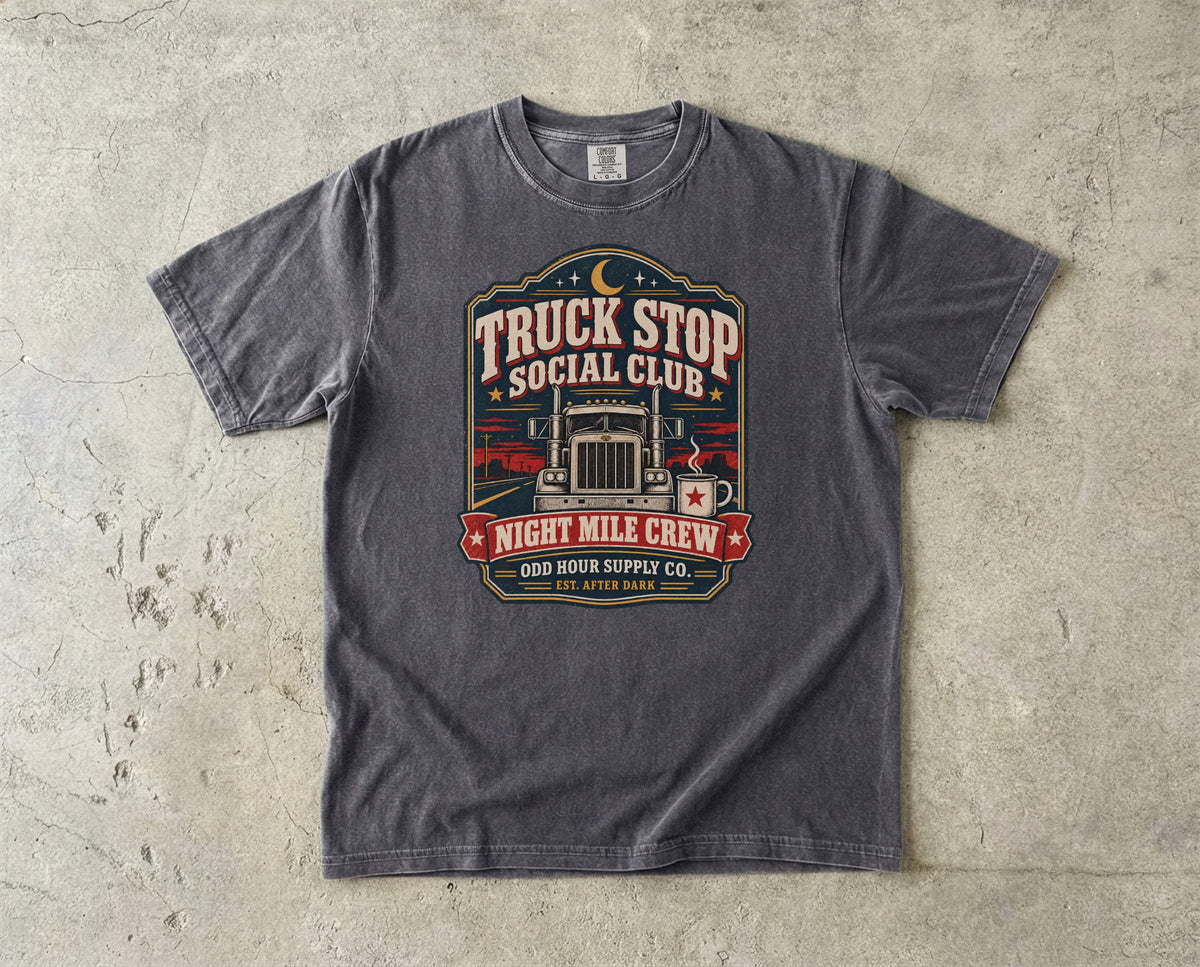 Truck Stop Social Club – Night Mile Crew T-Shirt in Pepper – Vorderansicht von Odd Hour Supply.