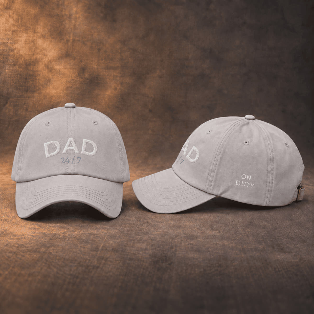 Dad bestickte Cap im Used-Look - Grau in Grau – Vorder- und Seitenansicht von Odd Hour Supply.