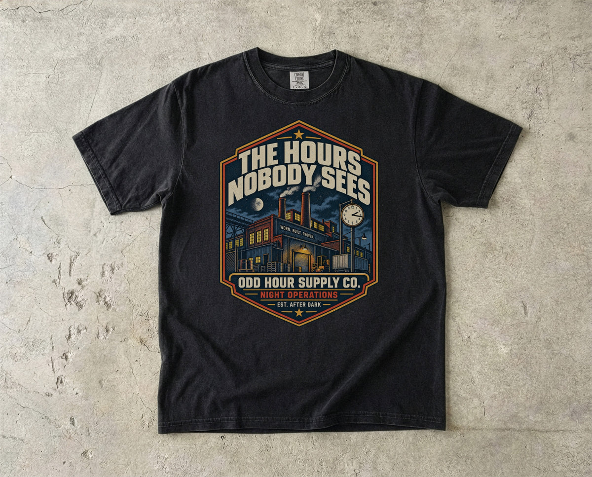 The Hours Nobody Sees T-Shirt in Schwarz – Vorderansicht von Odd Hour Supply.