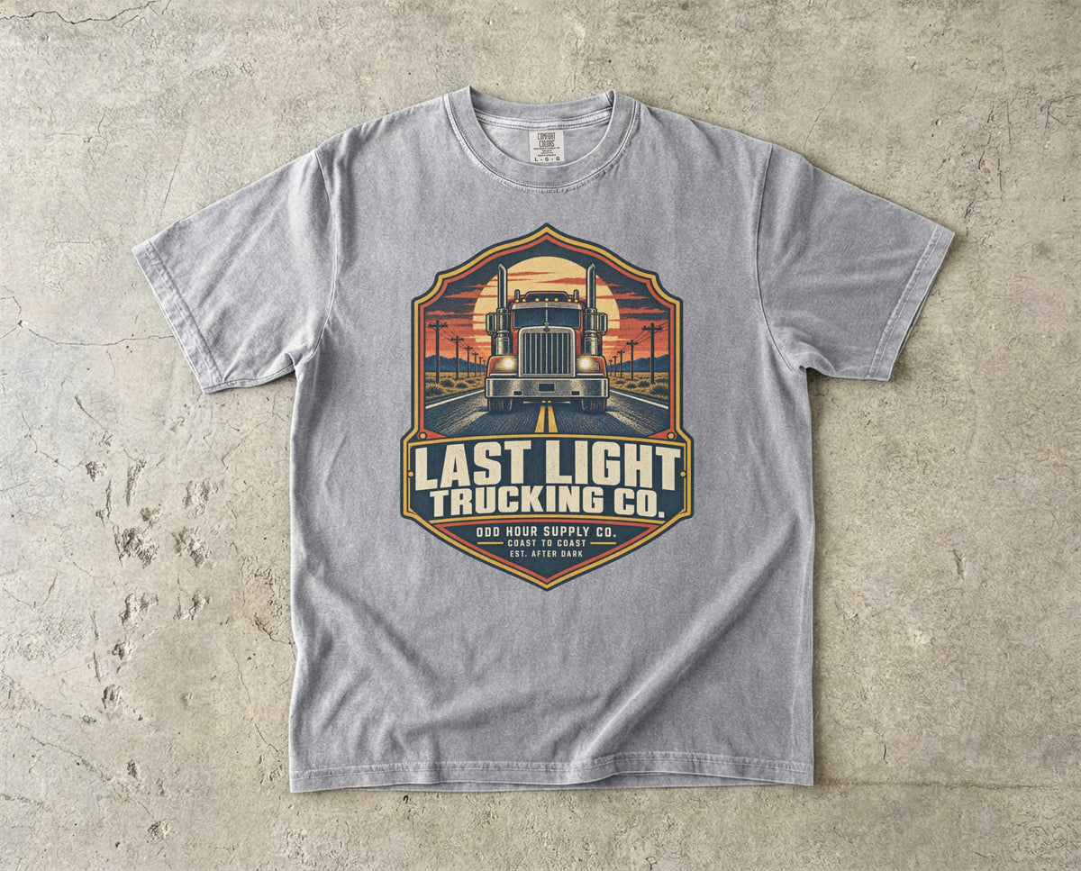 Last Light Trucking Co. T-Shirt in Grau – Vorderansicht von Odd Hour Supply.