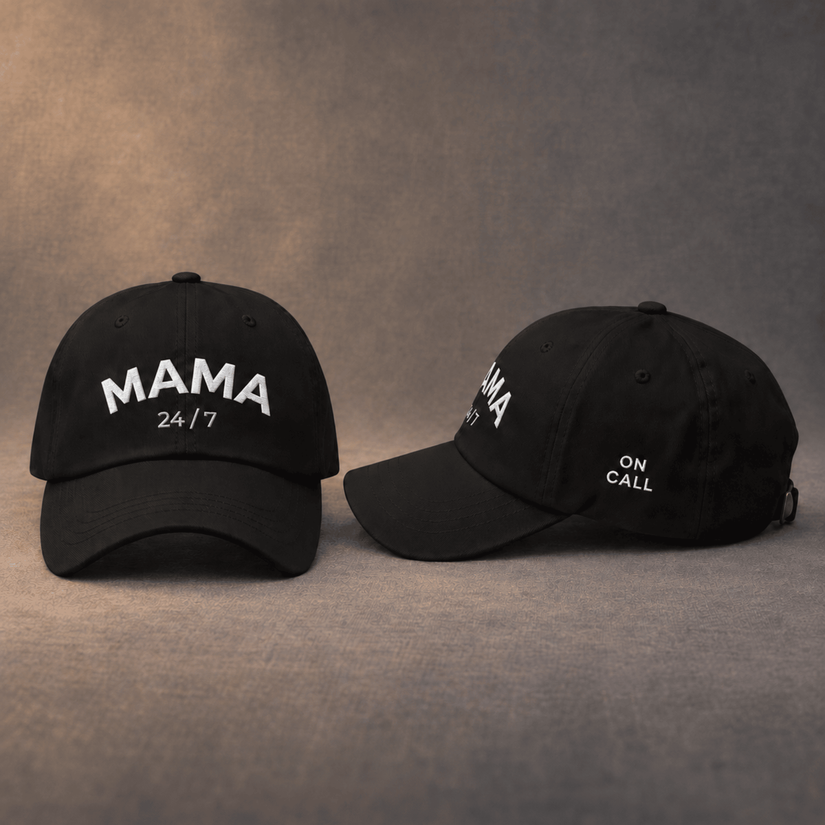Mama bestickte Dad-Cap in Schwarz – Vorder- und Seitenansicht von Odd Hour Supply.