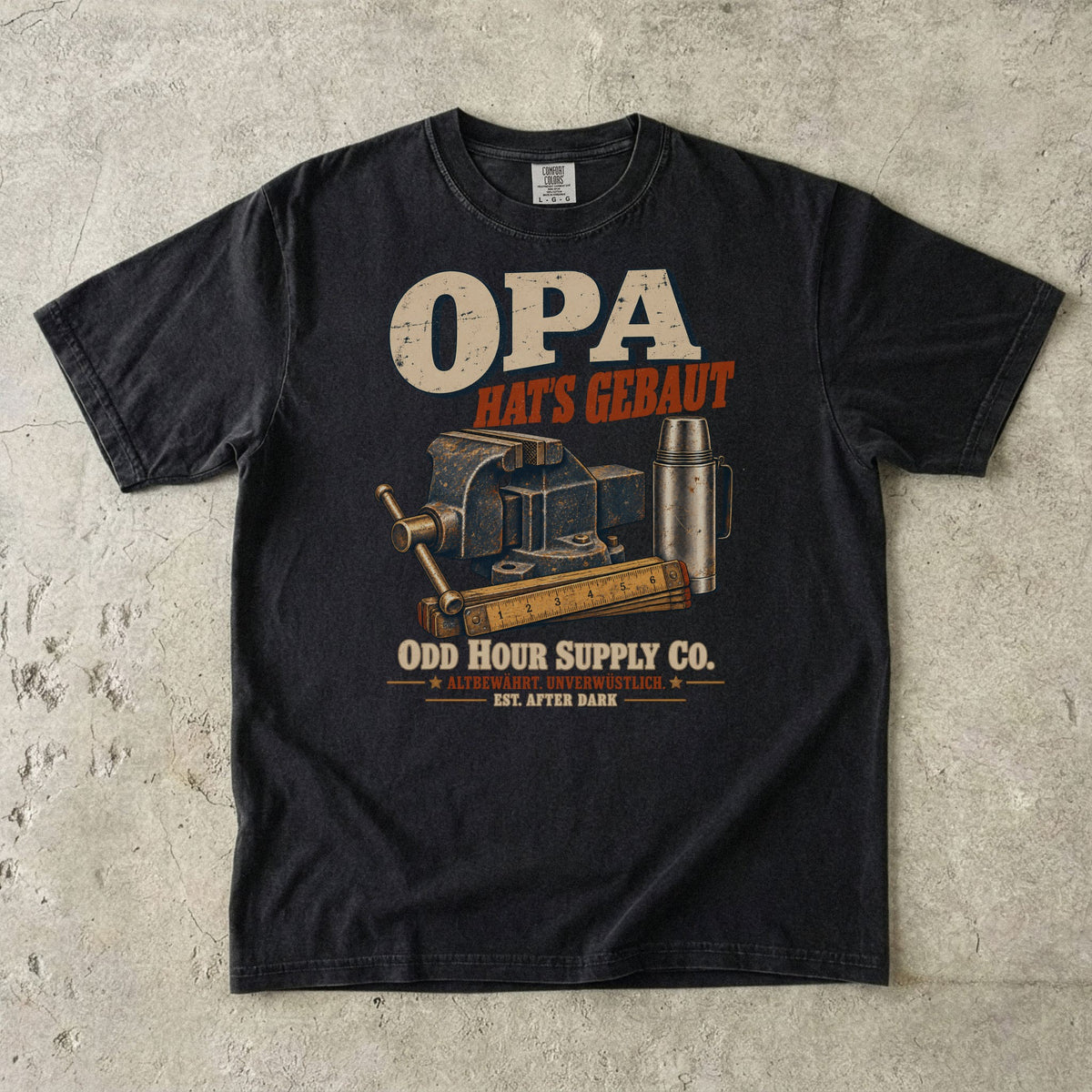 OPA – Hat’s gebaut T-Shirt in Black mit Schraubstock, Maßstab, Thermoskanne und Retro-Schrift, Vorderansicht
