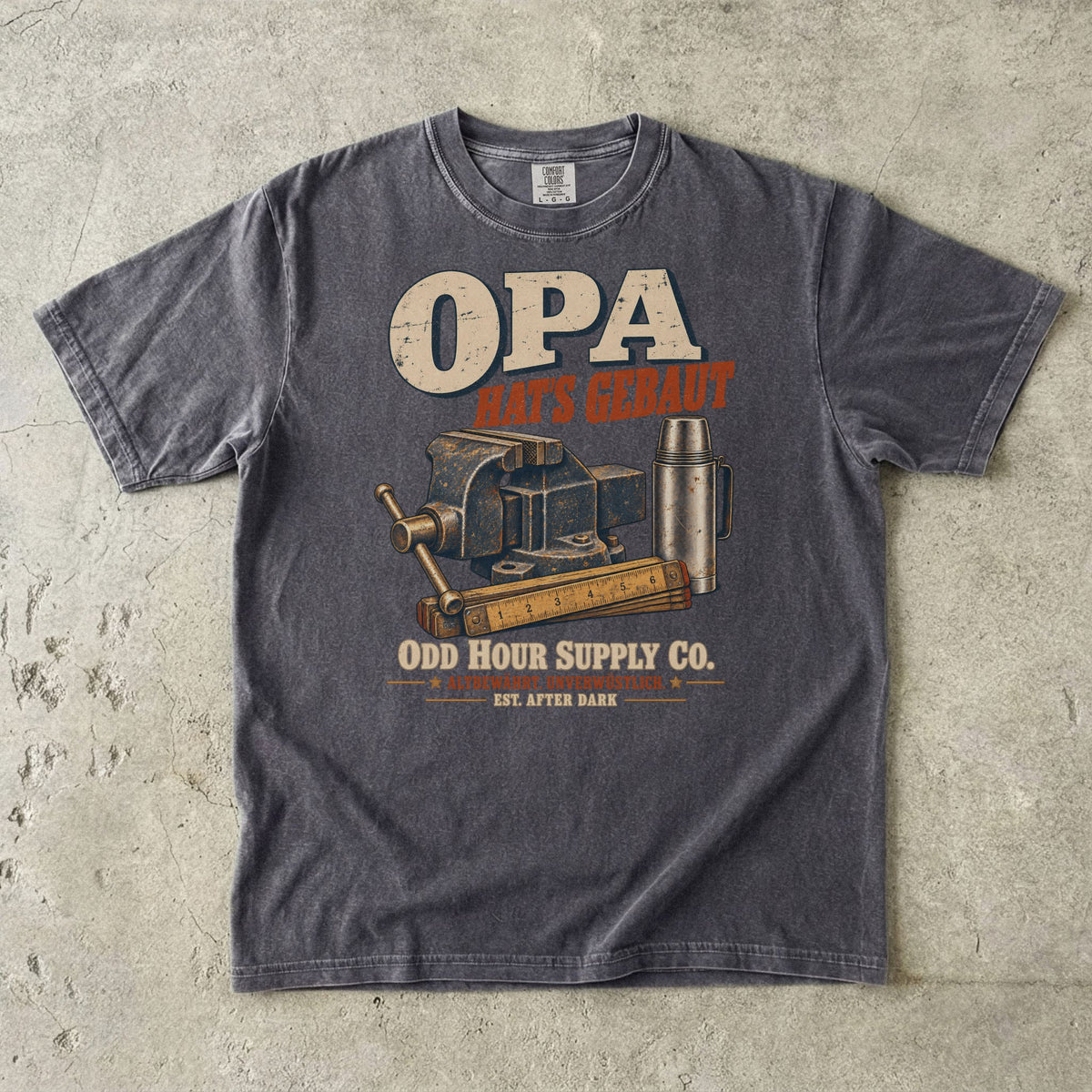 OPA – Hat’s gebaut T-Shirt in Pepper mit Schraubstock, Maßstab, Thermoskanne und Retro-Schrift, Vorderansicht